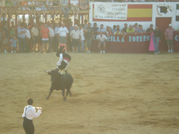 Salto mortal Talarrubias,, haga clic en la imagen para ampliar la foto