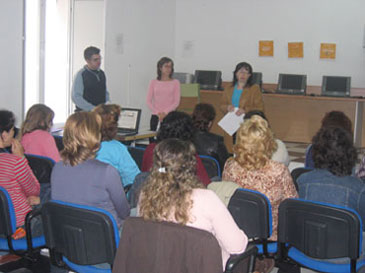 Monitores y participantes en el taller