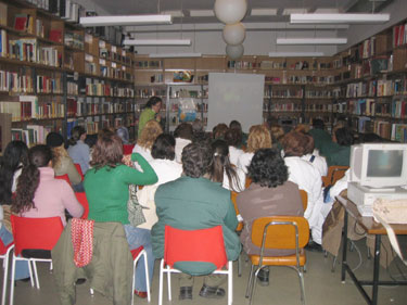 Asistentes al taller de integracin para las mujeres inmigrantes